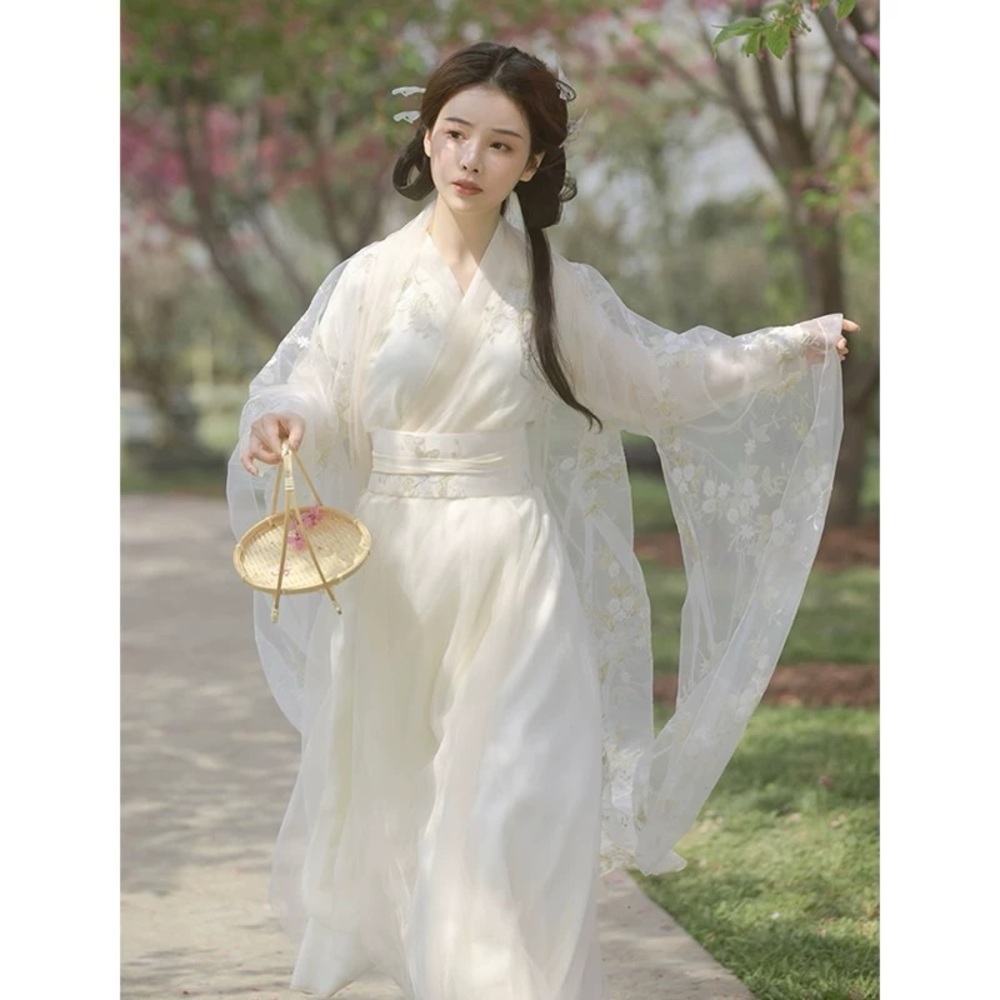 Elegant White Floral Kimono Robe